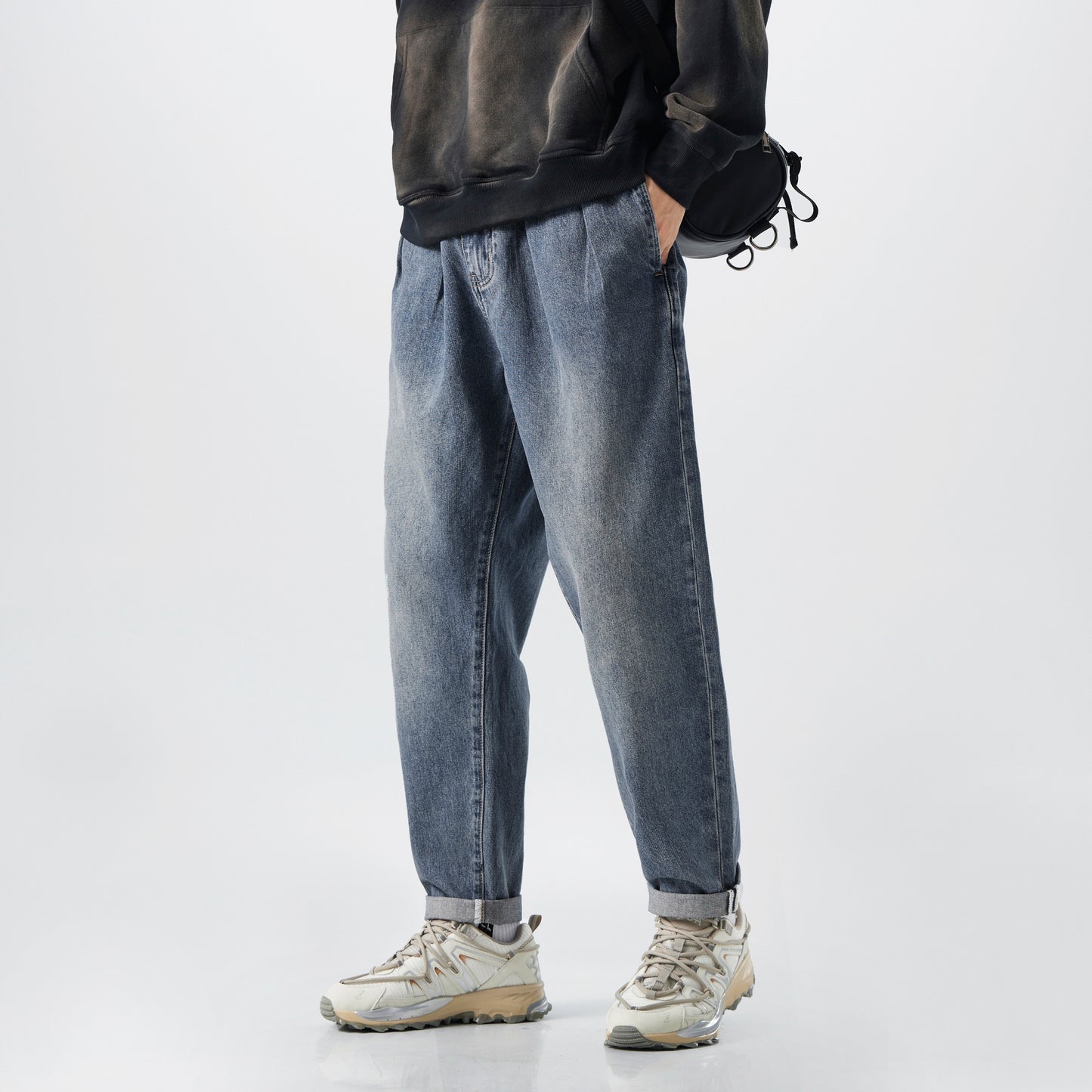 Lösa avsmalnande byxor för män